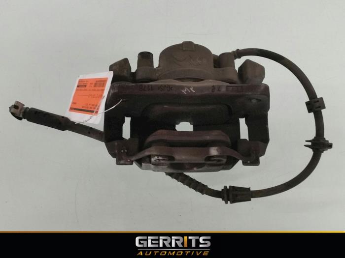 Gebrauchte Bremszange rechts vorne Peugeot 3008 II (M4/MC/MJ/MR) 1.6 BlueHDi 120 Preis € 48,00 Margenregelung angeboten von Gerrits Automotive BV