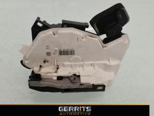 Usagé Serrure arrière gauche Seat Leon ST (5FF) 1.2 TSI Ecomotive 16V Prix € 21,98 Règlement à la marge proposé par Gerrits Automotive