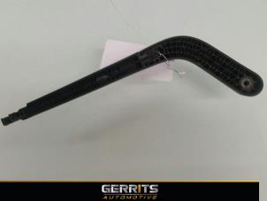 Used Rear wiper arm Chevrolet Spark 1.0 16V Bifuel Price € 21,98 Margin scheme offered by Gerrits Automotive