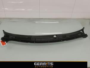 Used Cowl top grille Nissan Micra (K12) 1.2 16V Price € 24,20 Margin scheme offered by Gerrits Automotive