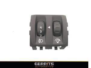 Używane Przelacznik reflektora LHV Renault Twingo II (CN) 1.2 16V Cena € 21,98 Procedura marży oferowane przez Gerrits Automotive