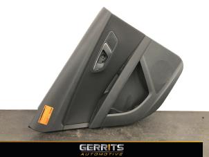 Używane Tapicerka drzwi lewych tylnych wersja 4-drzwiowa Seat Leon ST (5FF) 1.2 TSI Ecomotive 16V Cena € 52,80 Procedura marży oferowane przez Gerrits Automotive