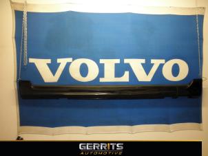 Usados Faldón lateral izquierda Volvo V70 (BW) 2.0 D3 20V Precio € 107,80 Norma de margen ofrecido por Gerrits Automotive