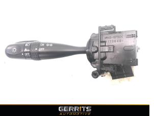 Usagé Commutateur feu clignotant Daihatsu Sirion 2 (M3) 1.3 16V DVVT Prix € 19,99 Règlement à la marge proposé par Gerrits Automotive