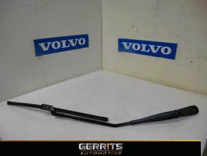 Used Front wiper arm Volvo V60 I (FW/GW) 2.0 D4 16V Price € 19,99 Margin scheme offered by Gerrits Automotive