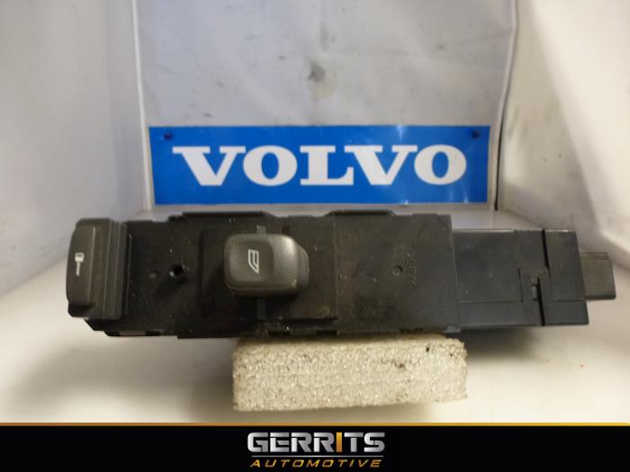 Electric window switch from a Volvo V70 (SW) 2.4 20V 140 2000