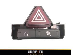 Używane Przelacznik swiatel awaryjnych Opel Corsa D 1.4 16V Twinport Cena € 21,98 Procedura marży oferowane przez Gerrits Automotive