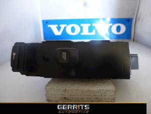 Używane Przelacznik elektrycznej szyby Volvo S60 I (RS/HV) 2.0 T 20V Cena € 31,90 Procedura marży oferowane przez Gerrits Automotive