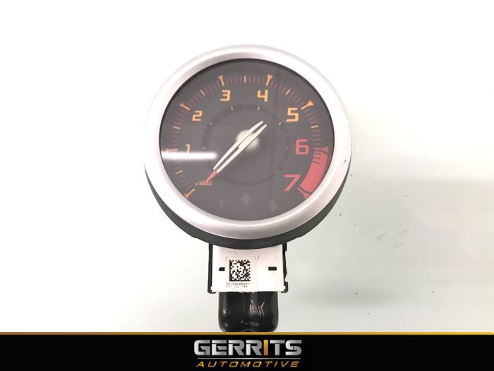 Tachometer from a Renault Twingo II (CN) 1.2 16V 2012