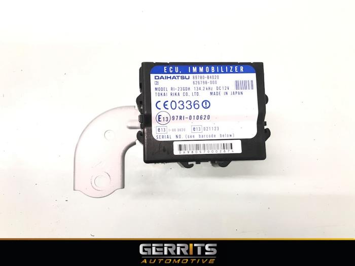 Używane Modul immobilizera Daihatsu Terios (J2) 1.5 16V DVVT 4x2 Euro 4 Cena € 39,60 Procedura marży oferowane przez Gerrits Automotive BV