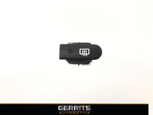 Used Rear window heating switch Hyundai i10 (F5) 1.1i 12V Price € 19,99 Margin scheme offered by Gerrits Automotive