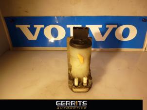 Usagé Pompe lave-glace arrière Volvo 240/245 240 GLD,245 GLD6 Prix € 19,99 Règlement à la marge proposé par Gerrits Automotive
