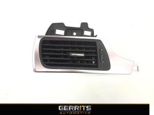Usagé Grille aération tableau de bord Audi A6 (C7) 3.0 TDI V6 24V Quattro Prix € 27,50 Règlement à la marge proposé par Gerrits Automotive