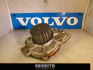 Usados Bomba de agua Volvo V70 (SW) 2.5 T 20V Precio € 31,90 Norma de margen ofrecido por Gerrits Automotive