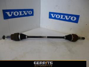 Używane Os napedowa prawy tyl Volvo V70 (SW) 2.4 T 20V AWD Cena € 55,00 Procedura marży oferowane przez Gerrits Automotive