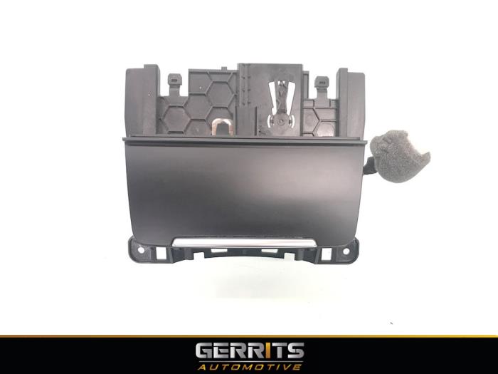 Begagnade Askkopp, fram Audi A5 (8T3) 2.7 TDI V6 24V Pris € 21,98 Marginaltabell erbjuds av Gerrits Automotive BV
