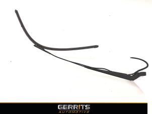 Used Front wiper arm Mercedes Vito (639.7) 2.2 109 CDI 16V Price € 21,98 Margin scheme offered by Gerrits Automotive