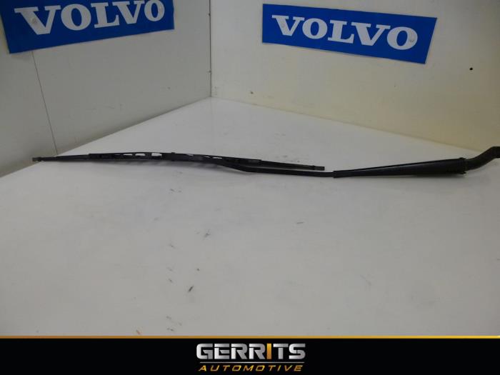 Front wiper arm from a Volvo V70 (SW) 2.5 T 20V AWD 2002