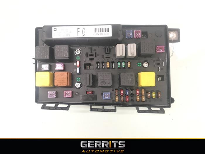 Fuse box Opel Astra H 1.4 16V Twinport - 13191130 GM