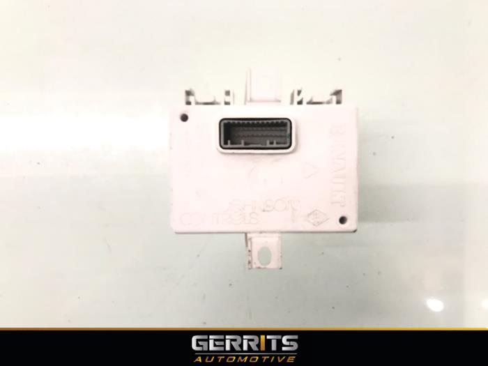 Usagé Module navigation Renault Master III (MA/MB/MC/MD/MH/MF/MG/MH) 2.3 dCi 16V Prix € 33,28 Prix TTC proposé par Gerrits Automotive BV
