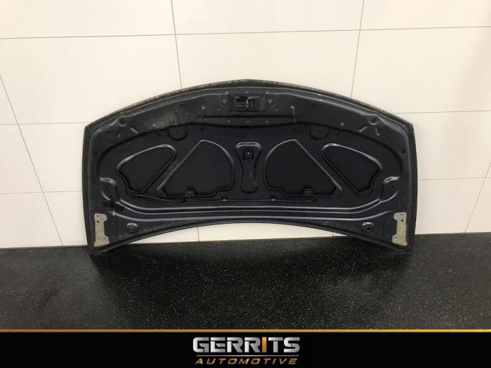 Bonnet from a Renault Clio III (BR/CR) 1.6 16V 2008