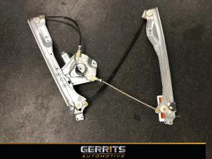 Usagé Lève vitre électrique avant droit Renault Clio III (BR/CR) 1.6 16V Prix € 29,70 Règlement à la marge proposé par Gerrits Automotive