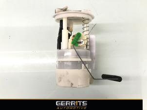 Used Electric fuel pump Renault Clio III (BR/CR) 1.6 16V Price € 38,50 Margin scheme offered by Gerrits Automotive