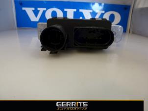 Usagé Relais préchauffage Volvo V60 I (FW/GW) 2.0 D4 16V Prix € 59,40 Règlement à la marge proposé par Gerrits Automotive