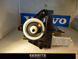 Used Door window motor Volvo V60 I (FW/GW) 2.0 D4 16V Price € 21,98 Margin scheme offered by Gerrits Automotive