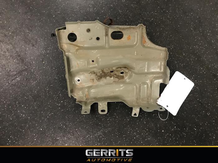 Battery box from a Peugeot 108 1.0 12V 2015