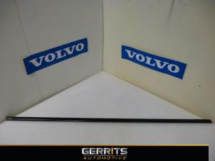 Used Window rubber Volvo V60 I (FW/GW) 2.0 D4 16V Price € 31,90 Margin scheme offered by Gerrits Automotive