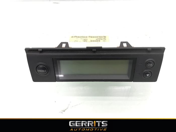Begagnade Innerdisplay Nissan Micra (K12) 1.4 16V Pris € 23,10 Marginaltabell erbjuds av Gerrits Automotive BV