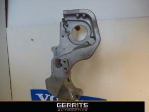 Used Diesel pump bracket Volvo V60 I (FW/GW) 2.0 D4 16V Price € 38,50 Margin scheme offered by Gerrits Automotive