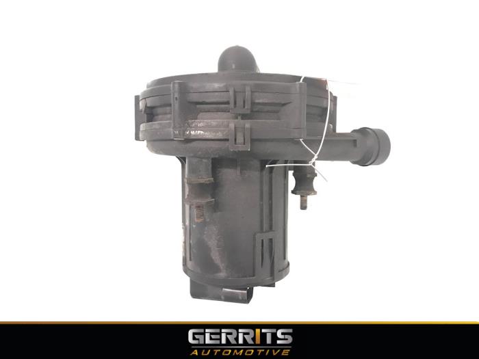 Begagnade Sekundär pump BMW X5 (E53) 4.6 iS V8 32V Pris € 72,60 Marginaltabell erbjuds av Gerrits Automotive BV