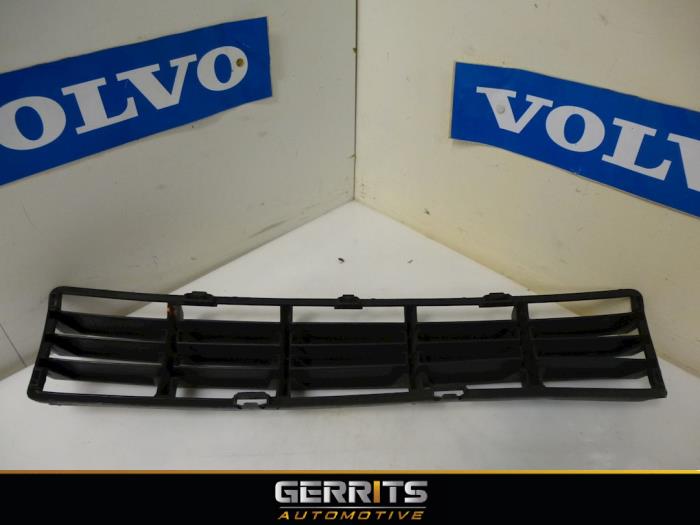 Pare-chocs grille d'un Volvo V50 (MW) 1.8 16V 2006