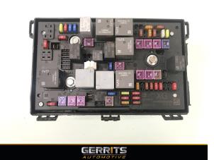 Used Fuse box Opel Astra J Sports Tourer (PD8/PE8/PF8) 1.6 CDTI 16V Price € 112,20 Margin scheme offered by Gerrits Automotive
