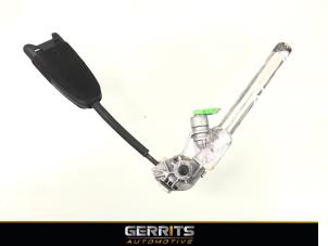 Used Seatbelt tensioner, left Opel Corsa D 1.3 CDTi 16V ecoFLEX Price € 30,80 Margin scheme offered by Gerrits Automotive