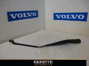 Used Front wiper arm Volvo V60 I (FW/GW) 2.0 D4 16V Price € 19,99 Margin scheme offered by Gerrits Automotive