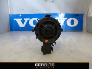 Used Tweeter Volvo V60 I (FW/GW) 2.0 D4 16V Price € 21,98 Margin scheme offered by Gerrits Automotive