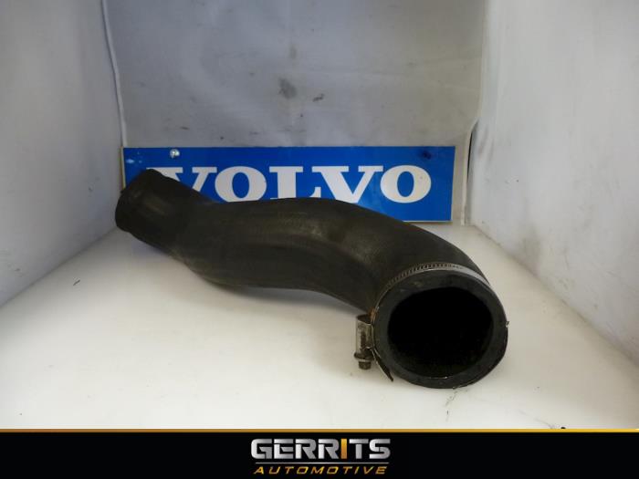 Gebrauchte Intercooler Schlauch Volvo V70 (SW) 2.4 D5 20V Preis € 24,99 Margenregelung angeboten von Gerrits Automotive BV