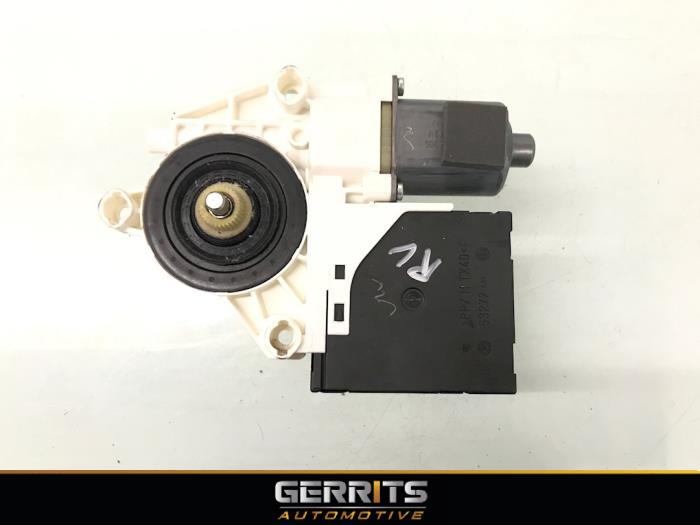Usados Motor de ventanilla de puerta Audi A3 Sportback (8PA) 2.0 TDI 16V Precio € 33,00 Norma de margen ofrecido por Gerrits Automotive BV