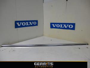 Used Window rubber Volvo V60 I (FW/GW) 2.0 D3 20V Price € 31,90 Margin scheme offered by Gerrits Automotive