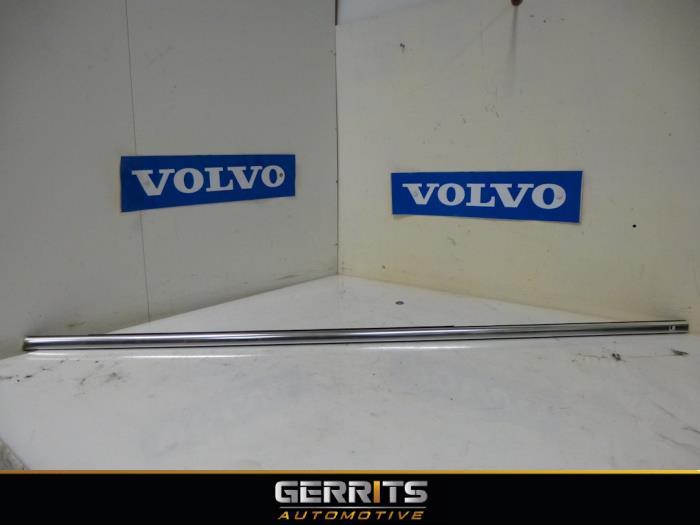 Używane Guma szyby Volvo V60 I (FW/GW) 2.0 D3 20V Cena € 31,90 Procedura marży oferowane przez Gerrits Automotive BV