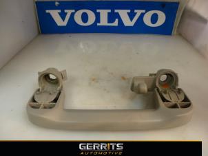 Usados Manilla Volvo V60 I (FW/GW) 2.0 D3 20V Precio € 21,98 Norma de margen ofrecido por Gerrits Automotive