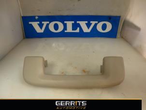 Usados Manilla Volvo V60 I (FW/GW) 2.0 D3 20V Precio € 21,98 Norma de margen ofrecido por Gerrits Automotive