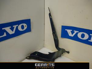 Usagé Charnière de capot Volvo XC90 I 2.9 T6 24V Prix € 25,30 Règlement à la marge proposé par Gerrits Automotive
