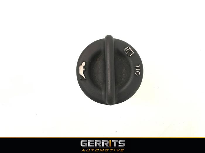 Usagé Bouchon d'huile Opel Insignia Sports Tourer 2.0 CDTI 16V 130 ecoFLEX Prix € 21,98 Règlement à la marge proposé par Gerrits Automotive BV