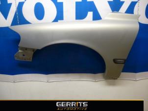 Used Front wing, left Volvo V70 (SW) 2.4 T 20V Price € 56,10 Margin scheme offered by Gerrits Automotive