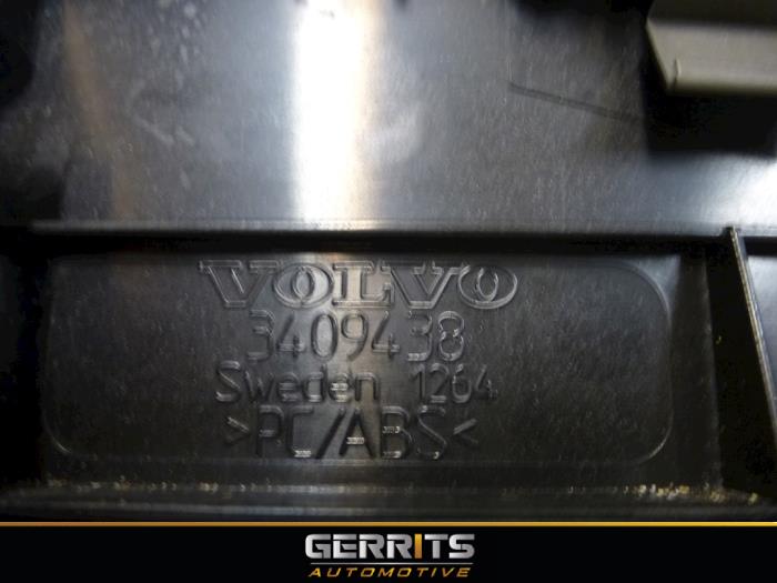 Embellecedor de cuentakilómetros de un Volvo XC90 I 2.9 T6 24V 2004