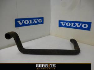 Usagé Tuyau radiateur Volvo XC90 I 4.4 V8 32V Prix € 24,99 Règlement à la marge proposé par Gerrits Automotive